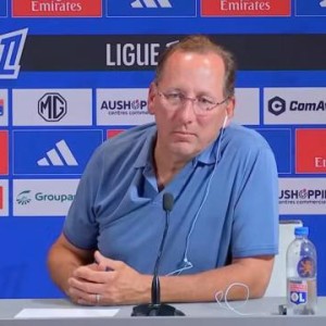 里昂积极自救，罪人特克斯特又搅局，夺权政变失败